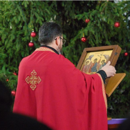 A Szentháromság-ikon újabb állomása: a remény két jelképe érkezett szombaton Debrecenbe