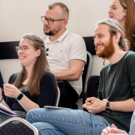 Zenei nevelés klasszikusokkal és evőpálcikákkal – Tóth Árpád tartott előadást Debrecenben